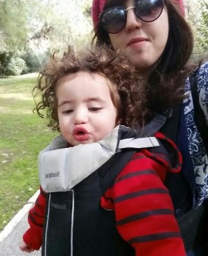 כן, אני אמא שנשארת בבית עם הילד שלה. וכן, הכל בסדר כן, אני אמא שנשארת בבית עם הילד שלה. וכן, הכל בסדר