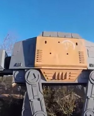 לא תאמינו איזה בית משחק האבא הזה בנה לבן שלו לא תאמינו איזה בית משחק האבא הזה בנה לבן שלו